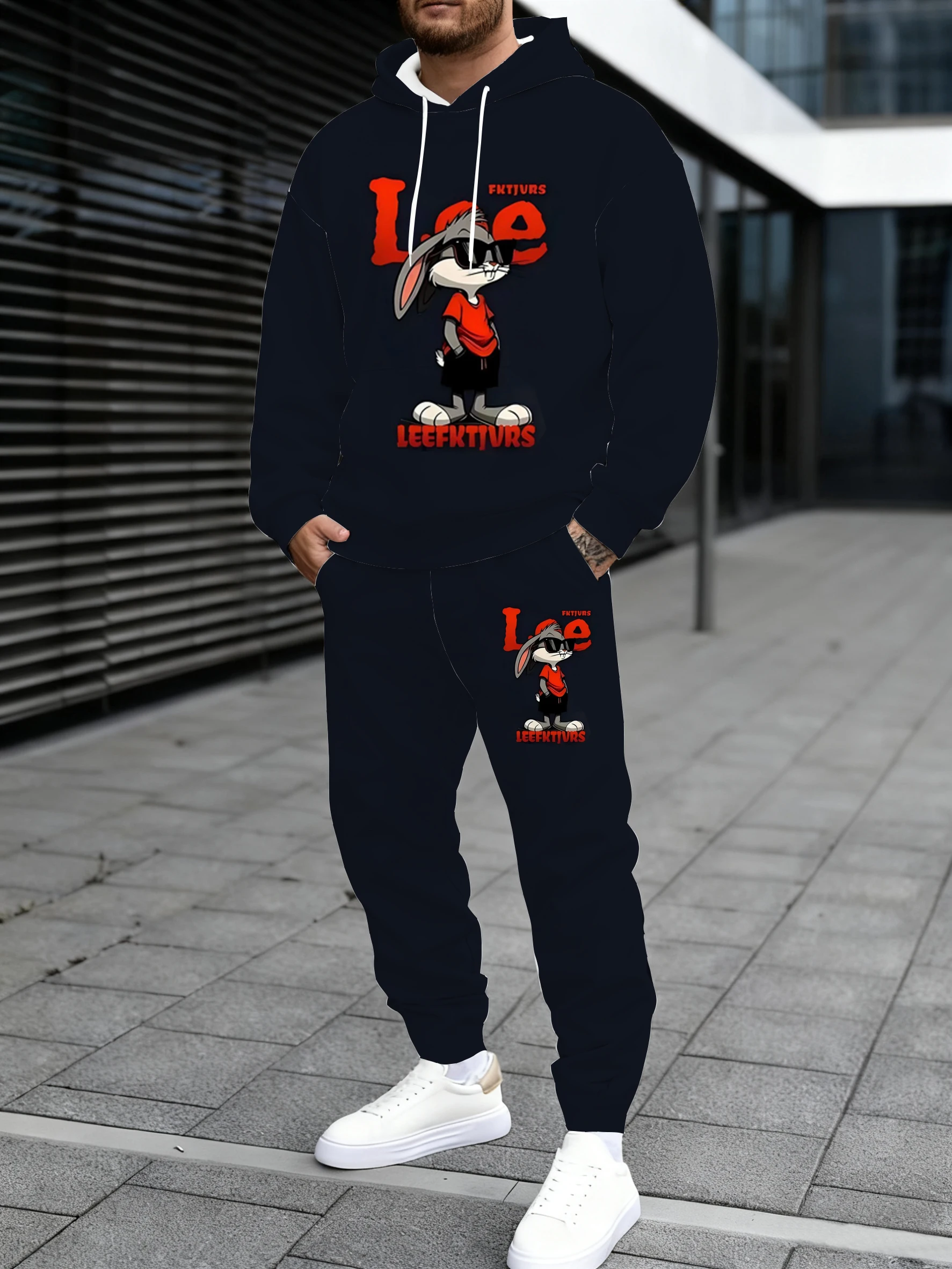 

Мужская толстовка с капюшоном в сочетании со спортивными штанами с рисунками кроликов в стиле аниме, также универсальный уличный стиль.