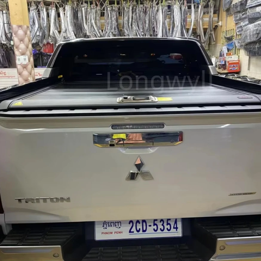 

Mitsubishi Triton L200 Anti-Theft Retractable Shutter Lid Roll N Lock Aluminum Roller Topper