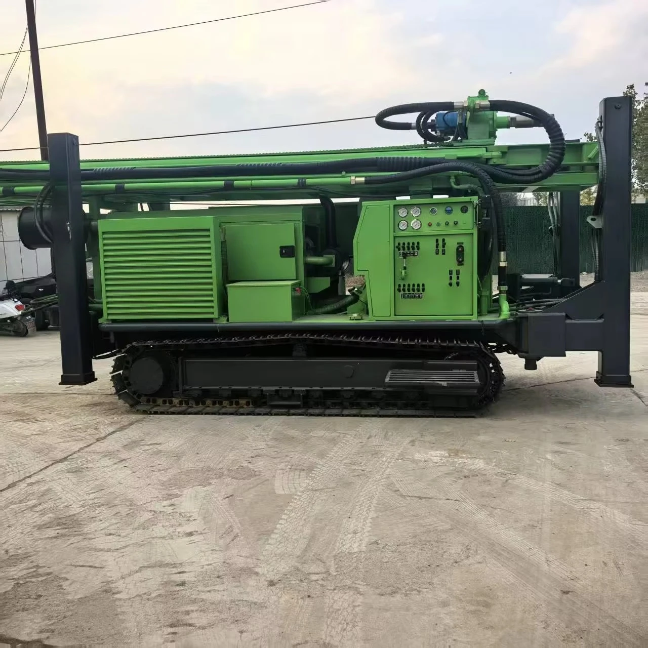 New Portable Rotary Water Well Drilling Rig Diesel Hydraulic 1000m Crawler Mobility Core Components Pump Engine Bearing