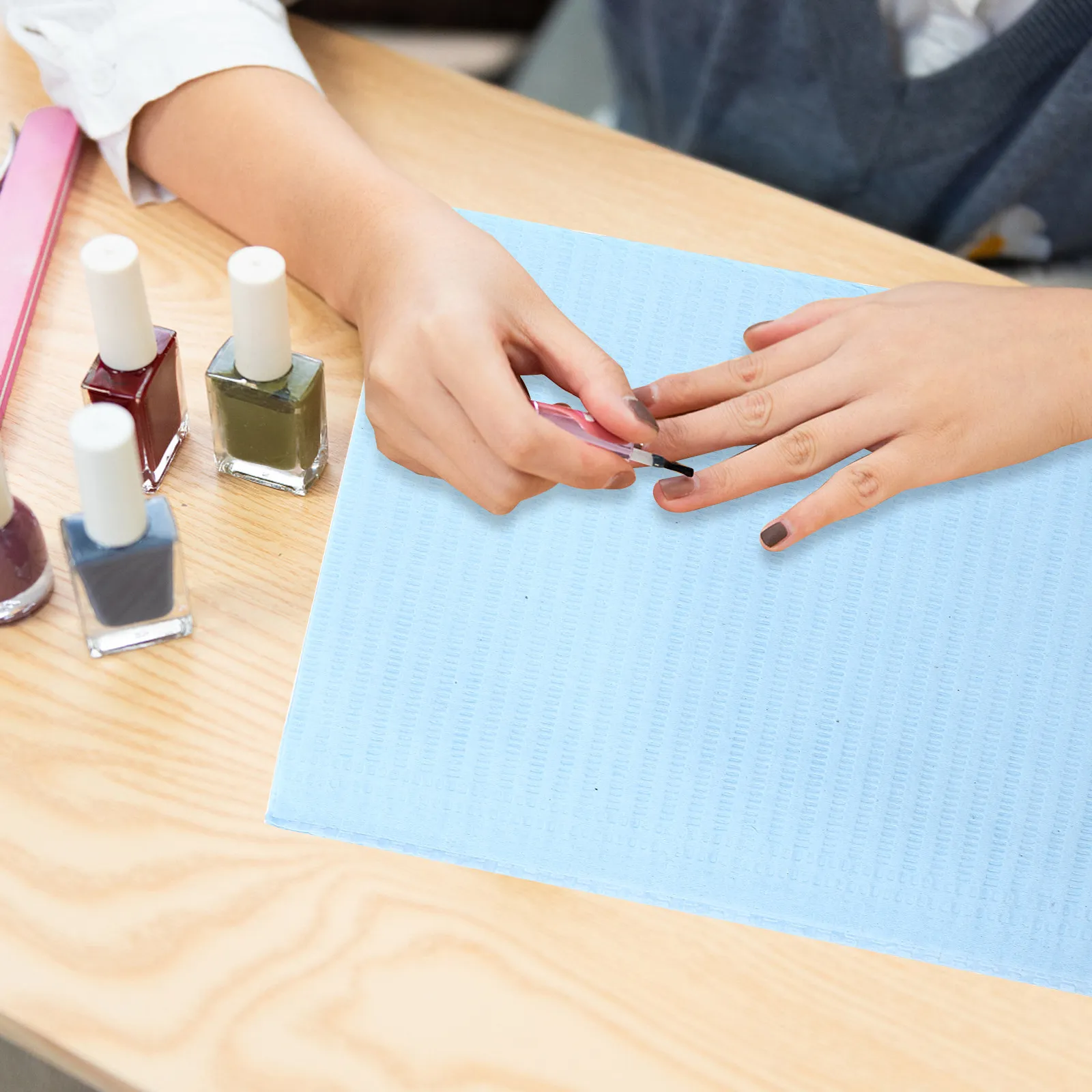 

125 шт. одноразовых водонепроницаемых ковриков для маникюра, подкладки для маникюрного стола, принадлежности для салонов красоты