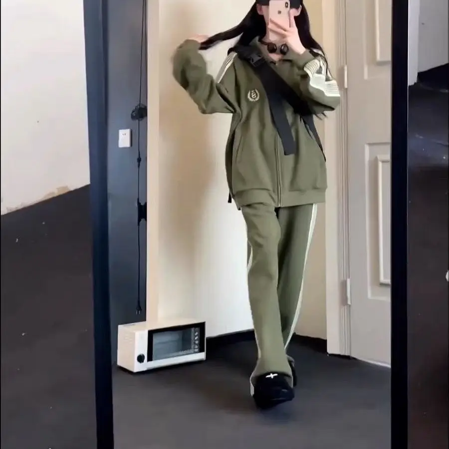 College Style Autumn Winter Sports Sports Suit Female Student Korean Version Loose and Slim Bodysuit Two-piece Set