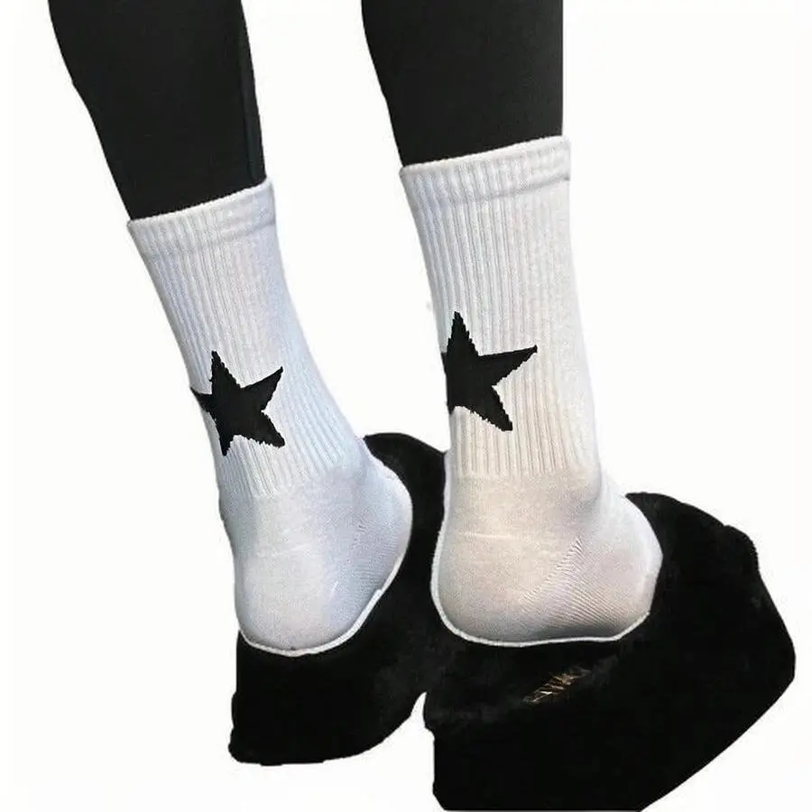 5/10 أزواج من الجوارب غير الرسمية باللونين الأبيض والأسود على طراز الشارع للجنسين، بسيطة وعصرية، قابلة للتنفس #1
