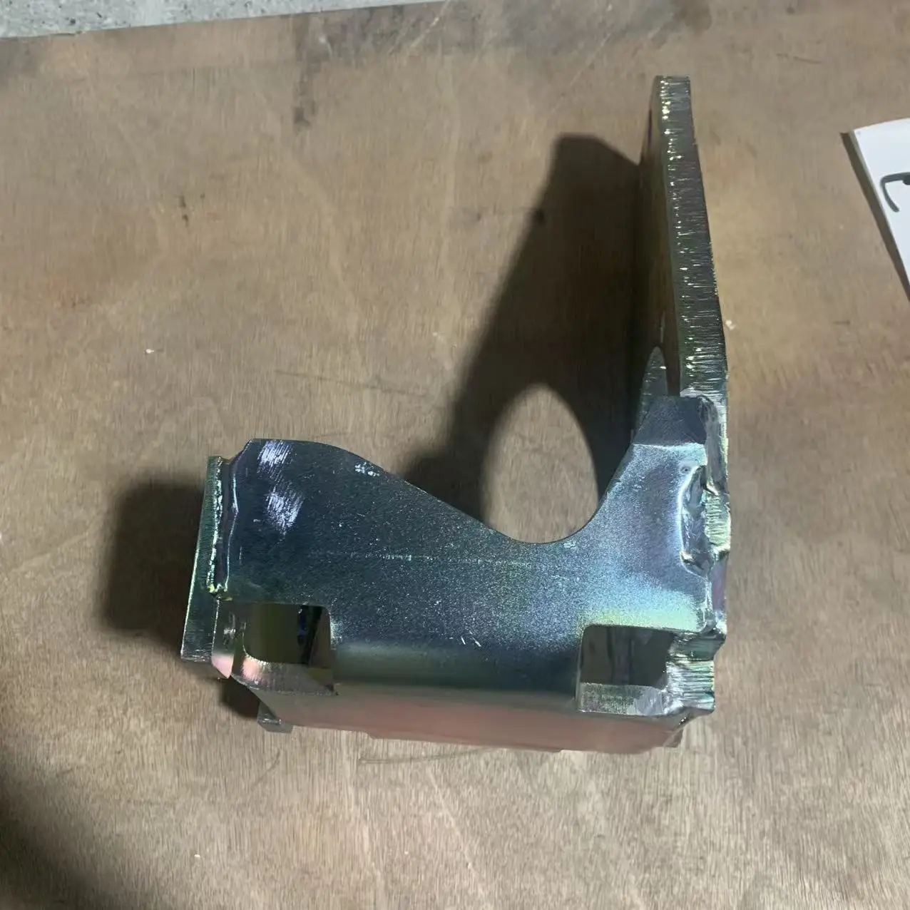 Original Linde Mounting Bracket 1324002702 Structural Support Bracket for Forklift Component Fixing
