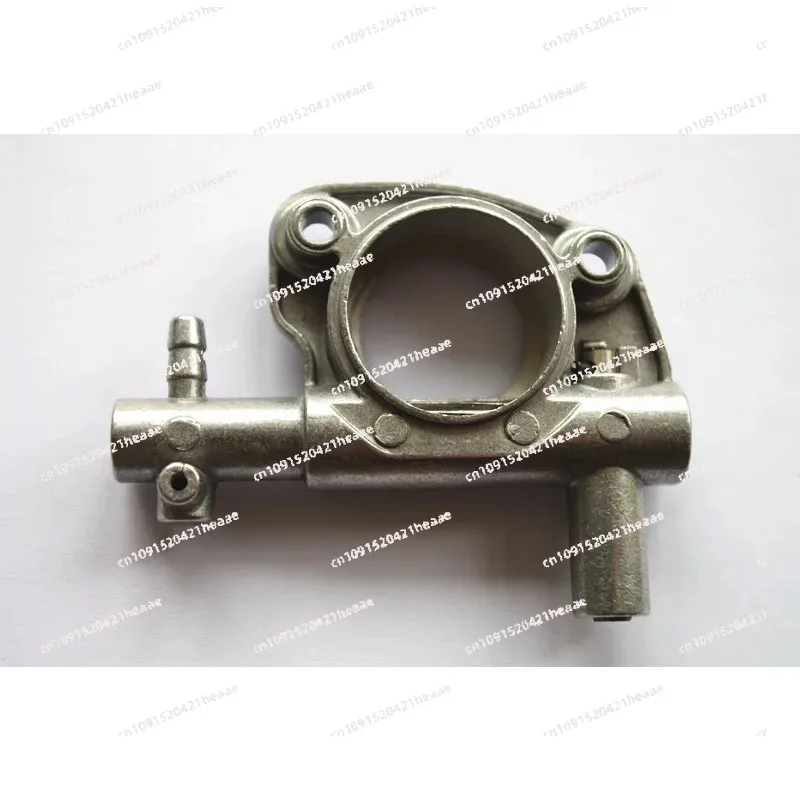 Suitable for Oil pump worm gear fits  Chainsaw  937   941C 410C  Chain saw part replacement