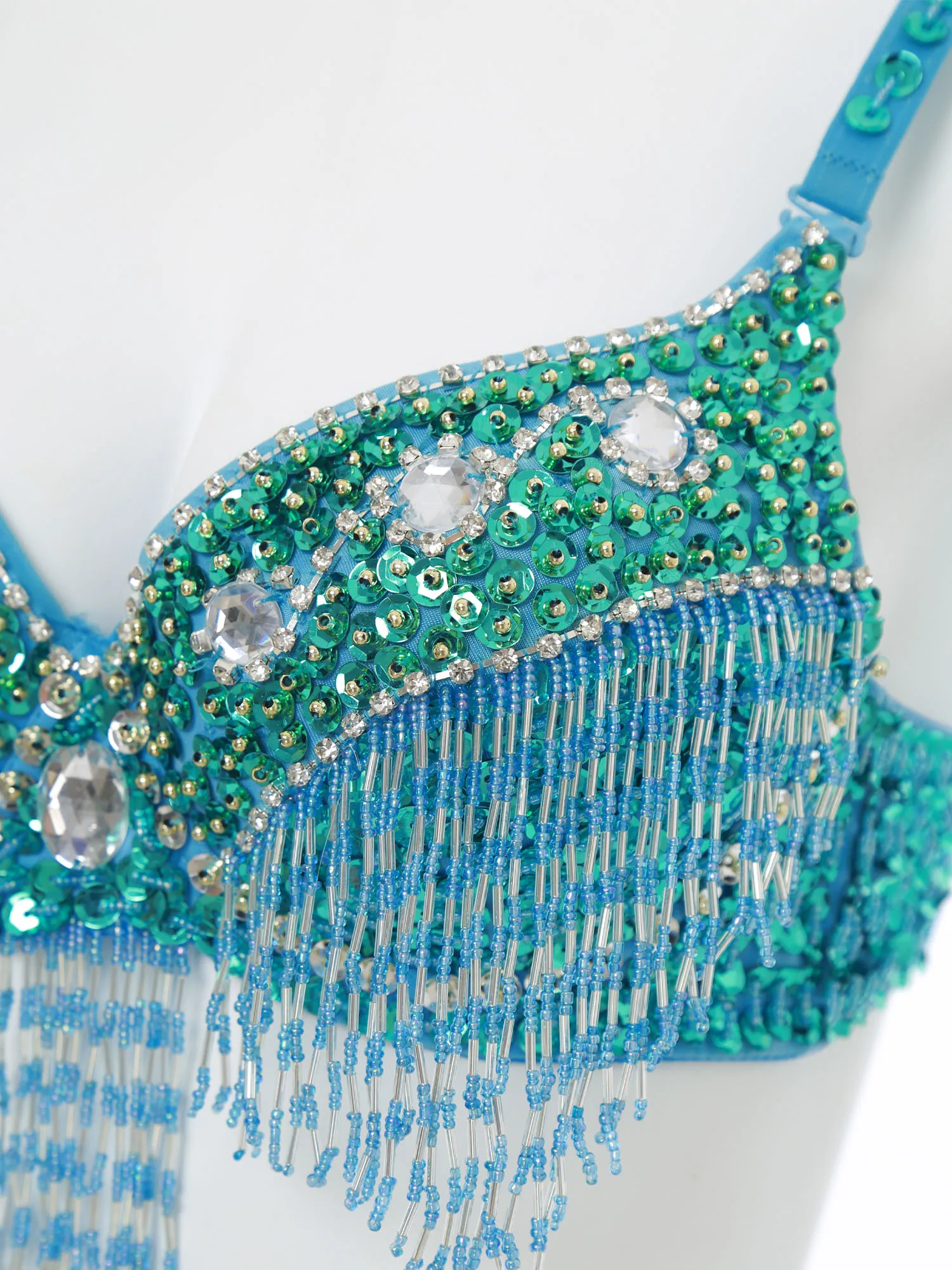 Womens Buikdans Beha Tops Glanzende Pailletten Plastic Kralen Fringe Beugelbeha Push Up Balconette Salsa Rumba Dans Kostuum