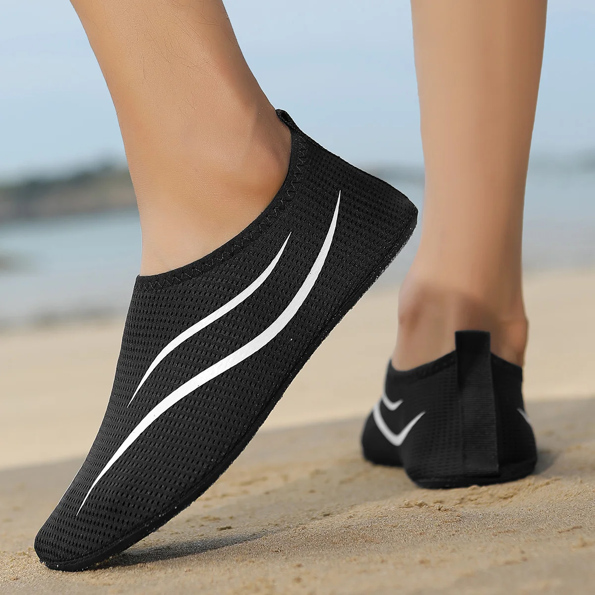 

Quick-drying Men Aqua Shoes Summer Lightweight Women's Beach Shoes Soft Couple Water Shoes Flexible Casual Sneakers Anti-slip37-