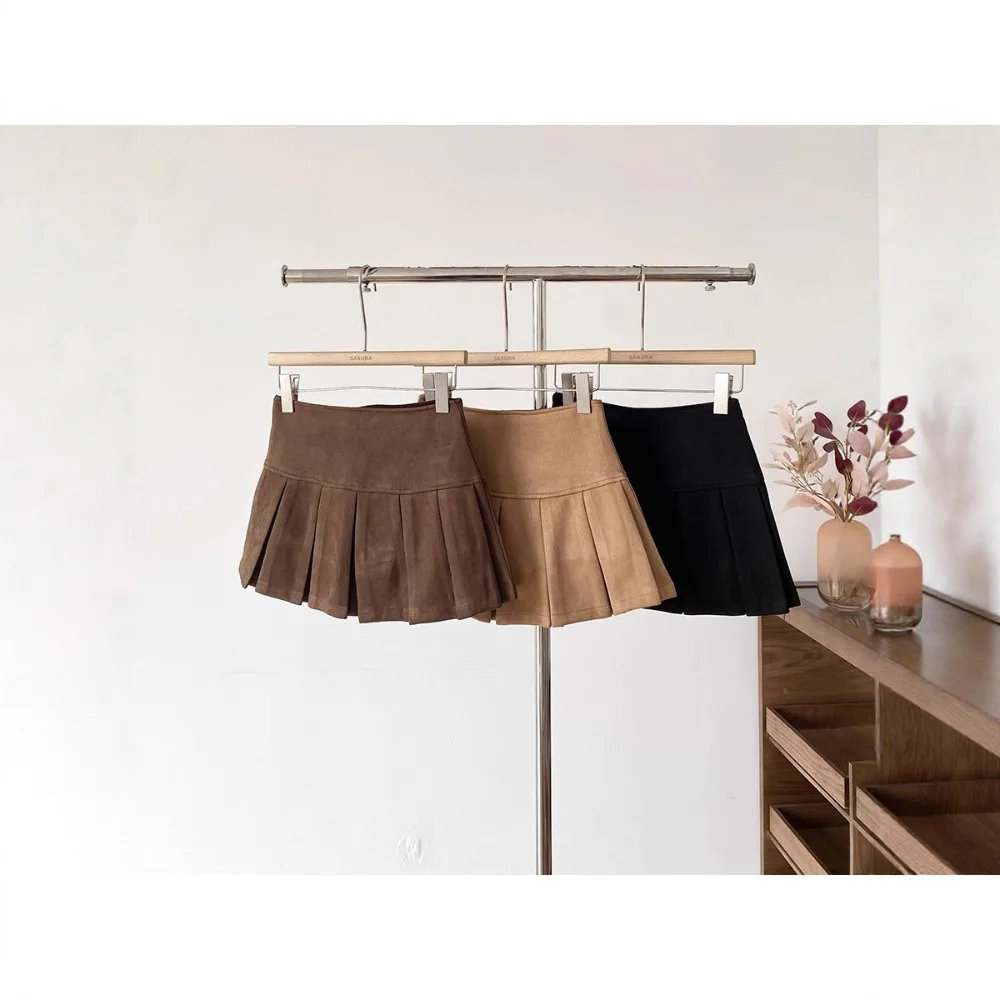 

High-waisted Khaki Pleated Skirt Women 2026 New Korean A-word Short Skirt
