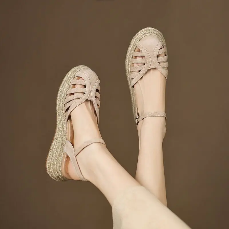 Stunning Woven Toe Roman Sandals Women's Summer 2026 New Style for Skirts Retro Outdoor Wear Thick Bottom Grass Weave Slope Heel