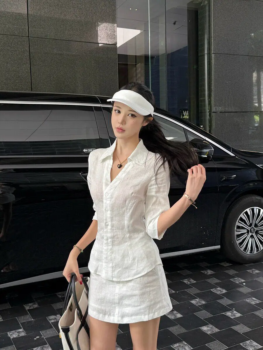 

Korean Style V-Neck White Shirt Women's Summer Fashionable Top High-End Elegant Korean Girl's Clothing Straight Cut Sleeve
