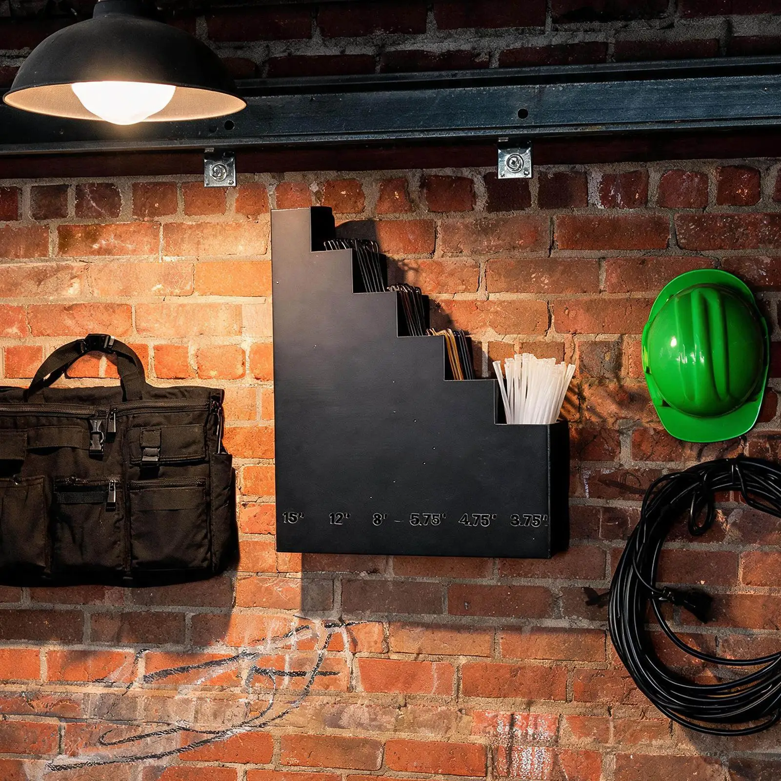 Supports pour attaches de câbl - Workshop Tools On Wall avis et prix