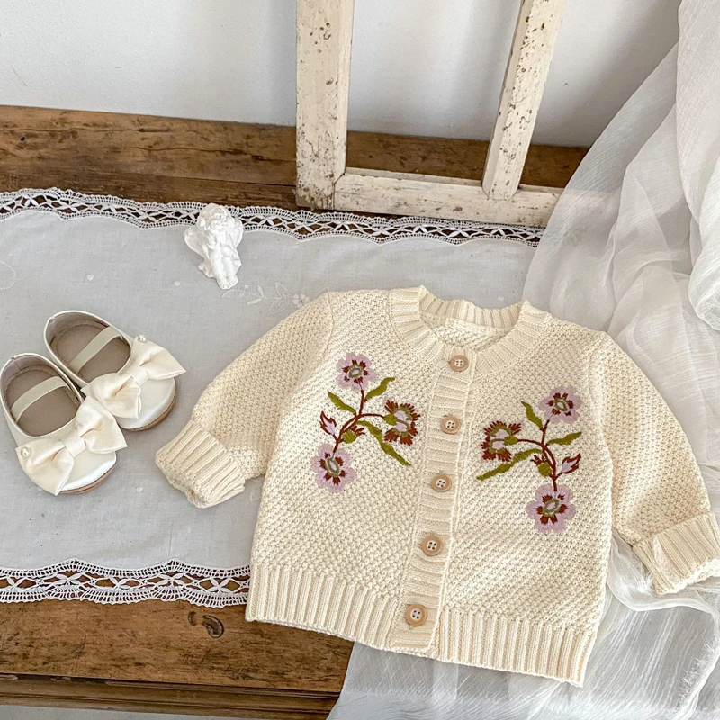 New autumn baby clothing, 0-3 year old girls, large flower embroidered cardigan, versatile all cotton long sleeved cardigan jack