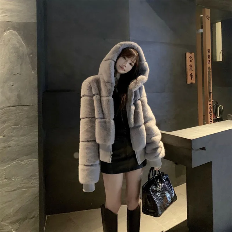 

Fashion Hooded Fur Coat Winter New Young Lady Faux Mink Fur Grass Coat Women Short Korean Sweet Stitched Rabbit Plush Jackets