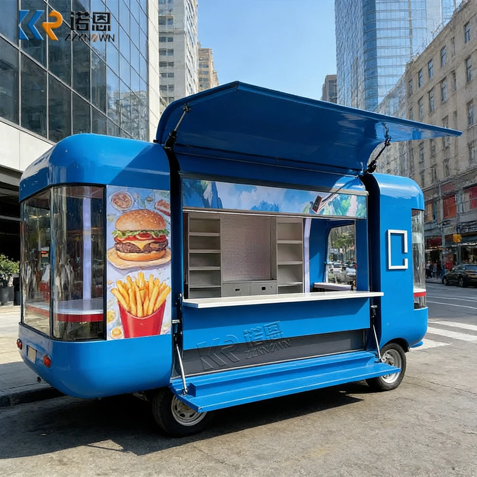 

Новый фудтрак для уличной торговли с полностью оборудованной кухней, предназначенный для продажи пиццы, тако, кофе и соков.