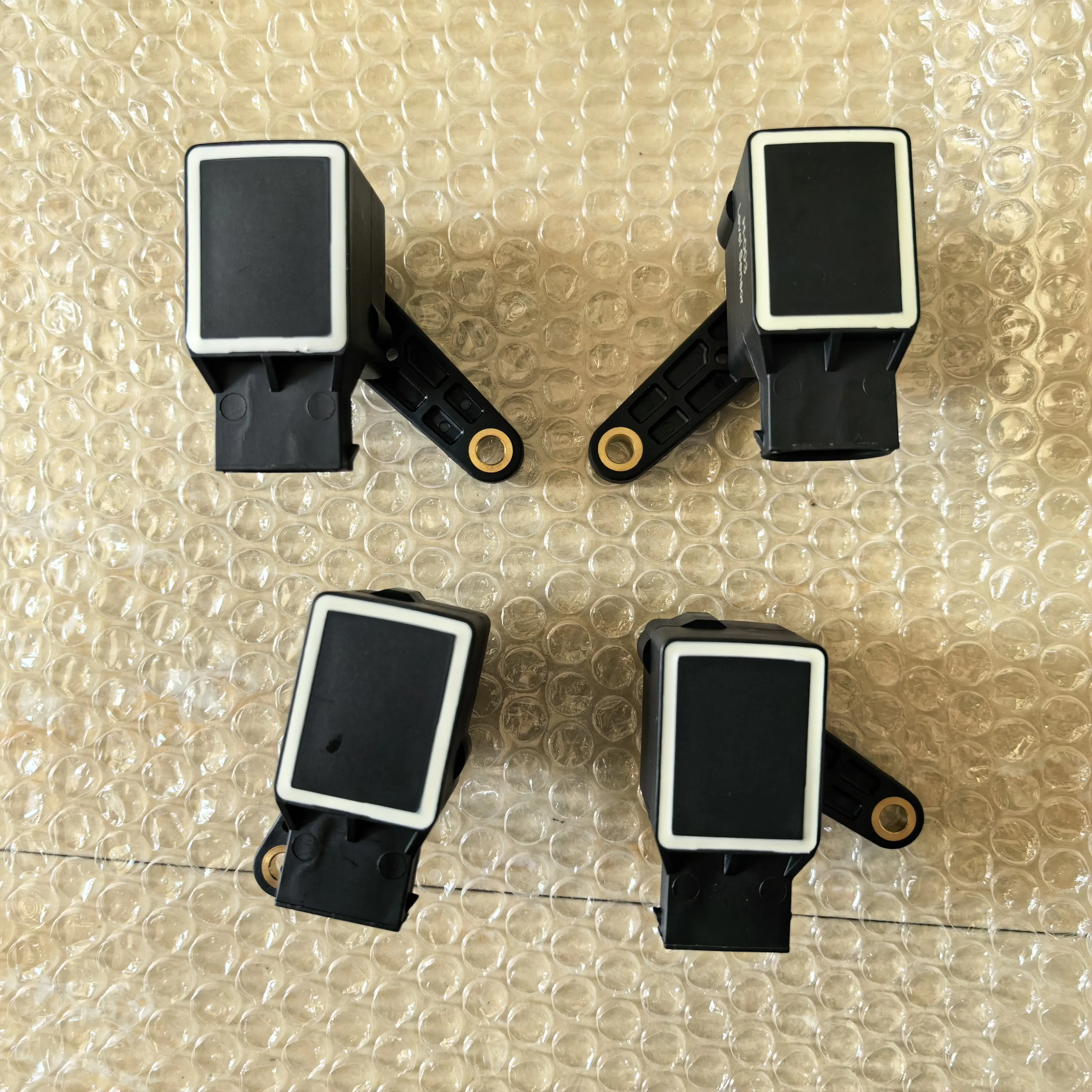 1093699,1093697,6755045, 6754921 Front Rear L&R Side Xenon Headlight Control Level Sensor for BMW X5 (E53) 01-06 ESS/BM/010A