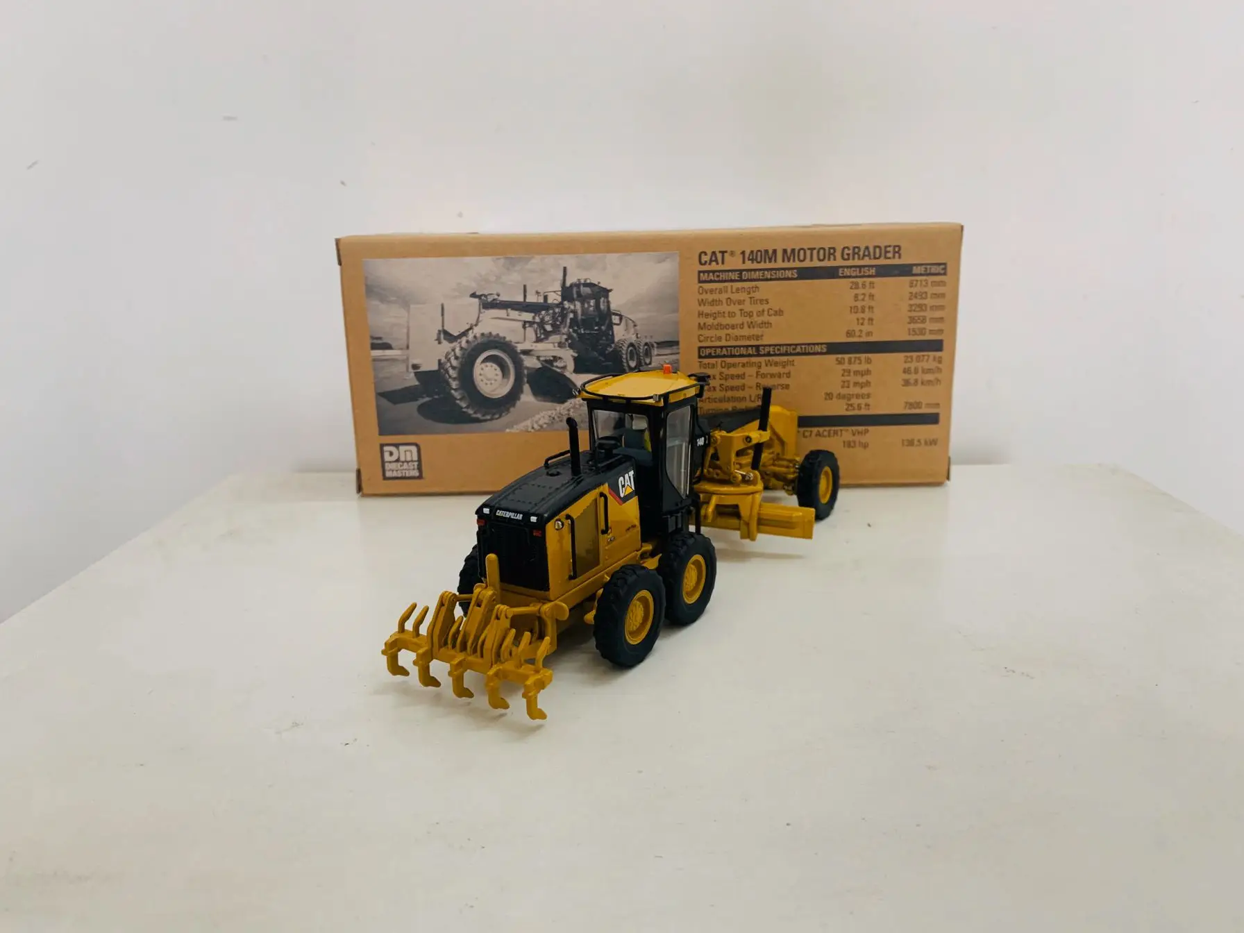 Dm 140M Motor Grader 1:50 Schaal Metaal Door Diecast Masters 85236c Verzamelmodel Nieuw In Doos