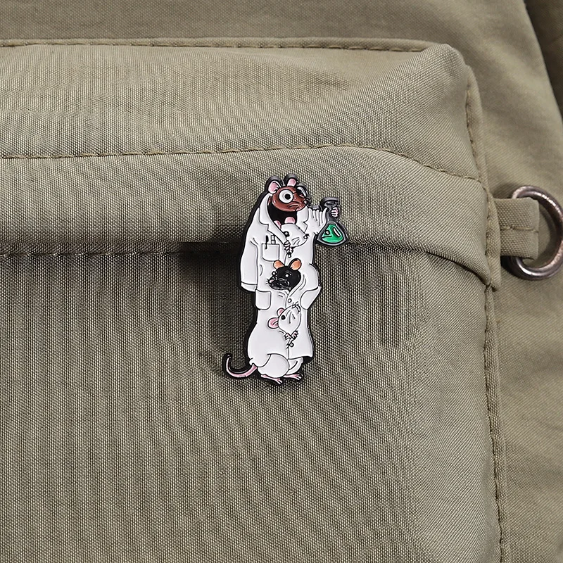 Bonito ratos pilhas broche pinos criativo dos desenhos animados jogo rato tema esmalte liga lapela pino cosplay corsage acessório presente para amigos