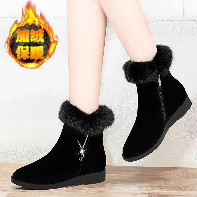 Bottes de neige confortables et chaudes pour femmes, chaussures en coton, optique en peluche, offre spéciale, hiver 2024