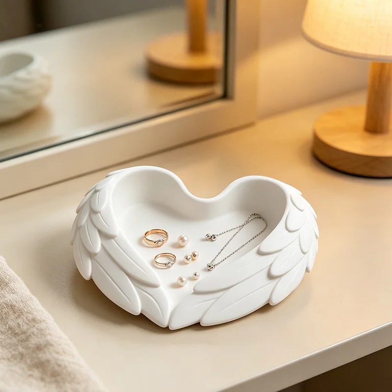 3D Printing Ring Holder - 天使の羽の形をしたハート型ジュエリートレイ 3Dプリント装飾品 ホワイト小物入れ リング、イヤリング、ネックレス用 バニティドレッサー収納