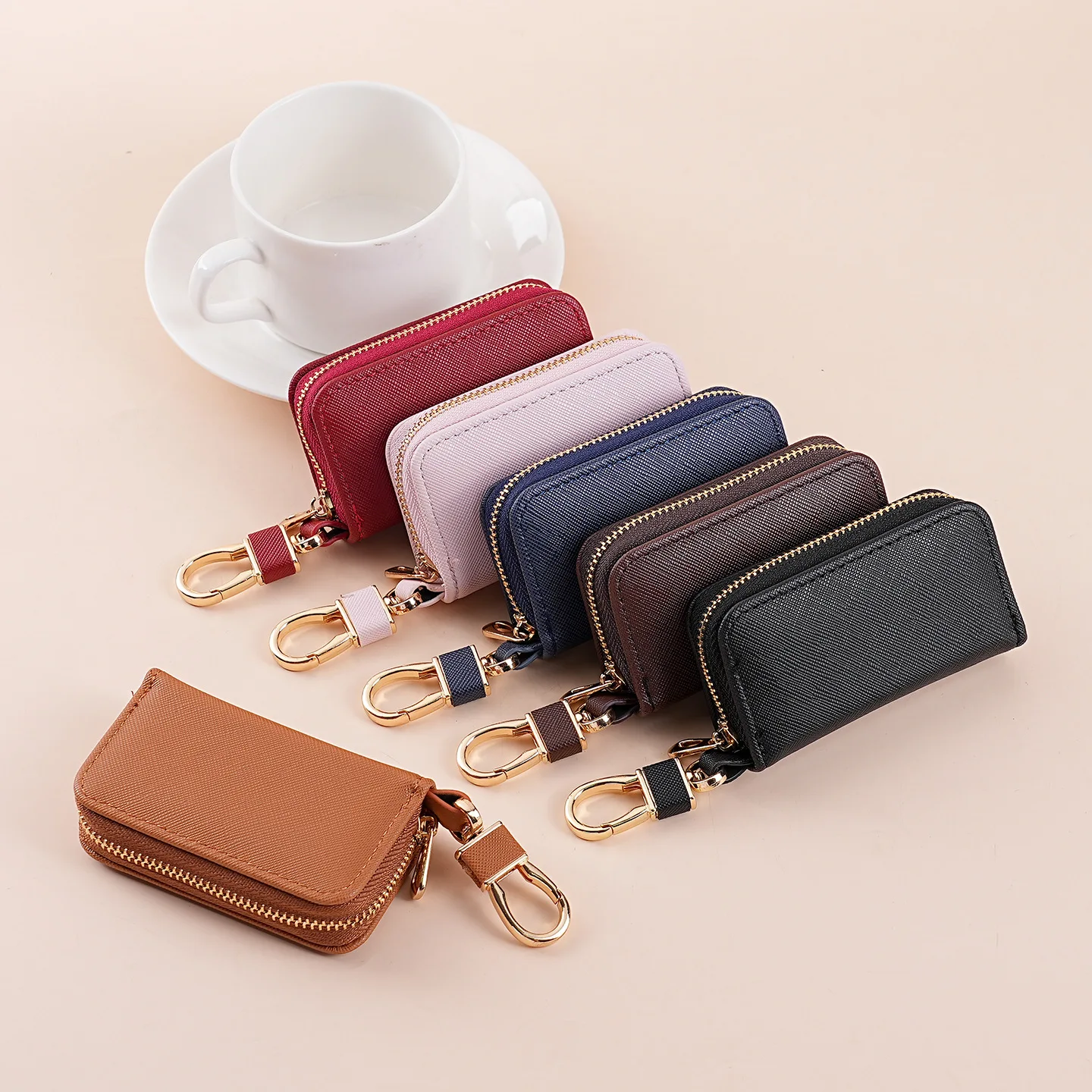 PU-Autoschlüsseletui für Damen – Schlüsseletui mit Reißverschluss in Schwarz und Rosa mit Schlüsselanhänger, minimalistischer universeller Schlüssel-Organizer für den Heim- und Autogebrauch