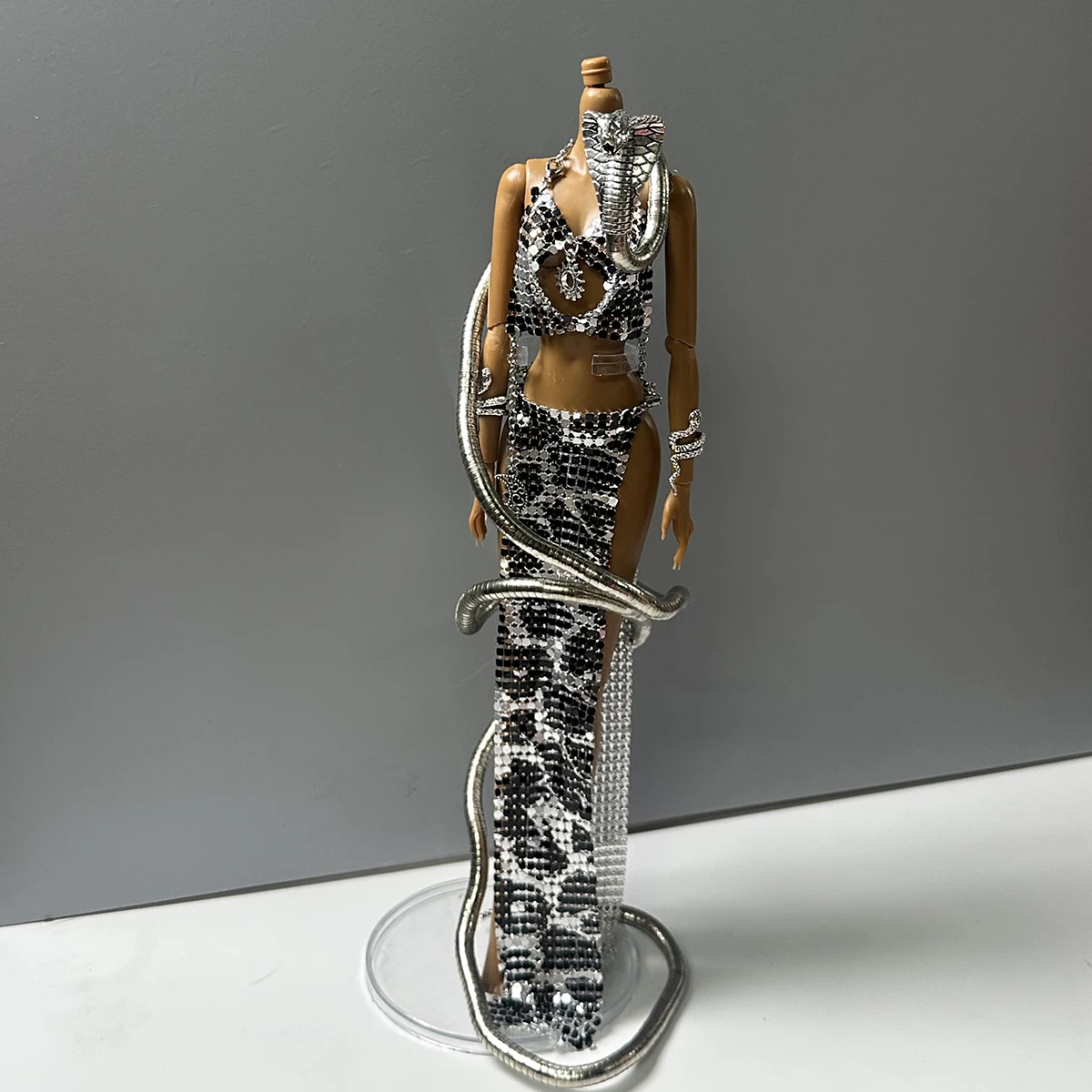 Luxury Unique Design Sun Goddess/Evil Dragon/Cleopatra-Style Theme Metal Sequin Evening Gowns For 1/6 FR Babi Supermodel Doll view 4