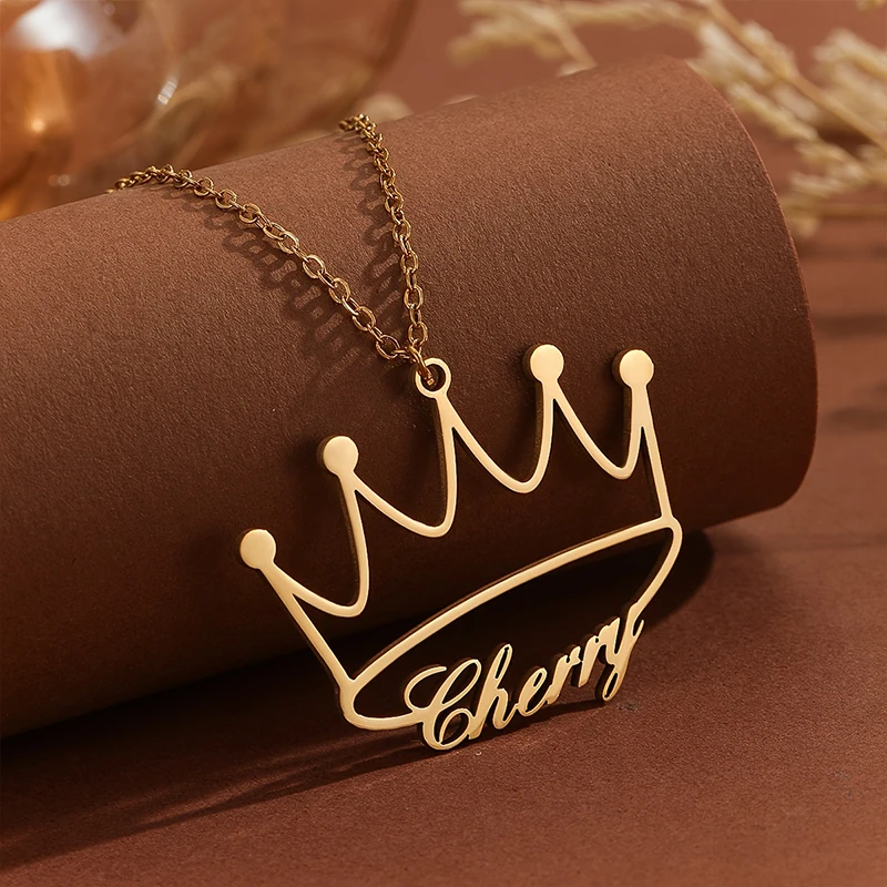 

Custom Gold Crown Name Pendant Neckalce Custom Stainless Steel Name Jewelry Personalized Elegant Minimalist Nameplate Mom Gift