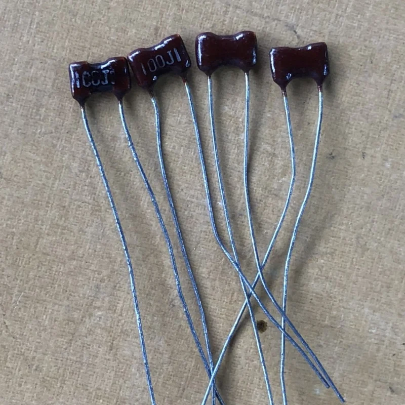 

5PCS mica capacitor 300V 10P original imported silver mica capacitor with a pin spacing of 4mm