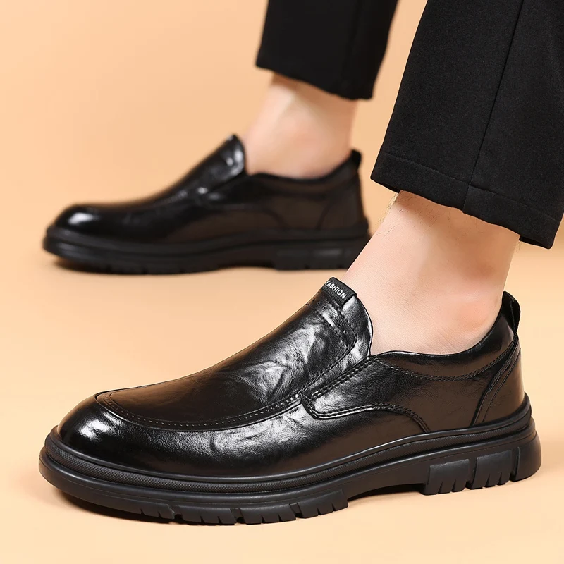 

Autumn Men's Fashionable Leather Comfortable Business Casual Leather Shoes Brand New Men's Thick Soled Soft Soled Banquet Shoes