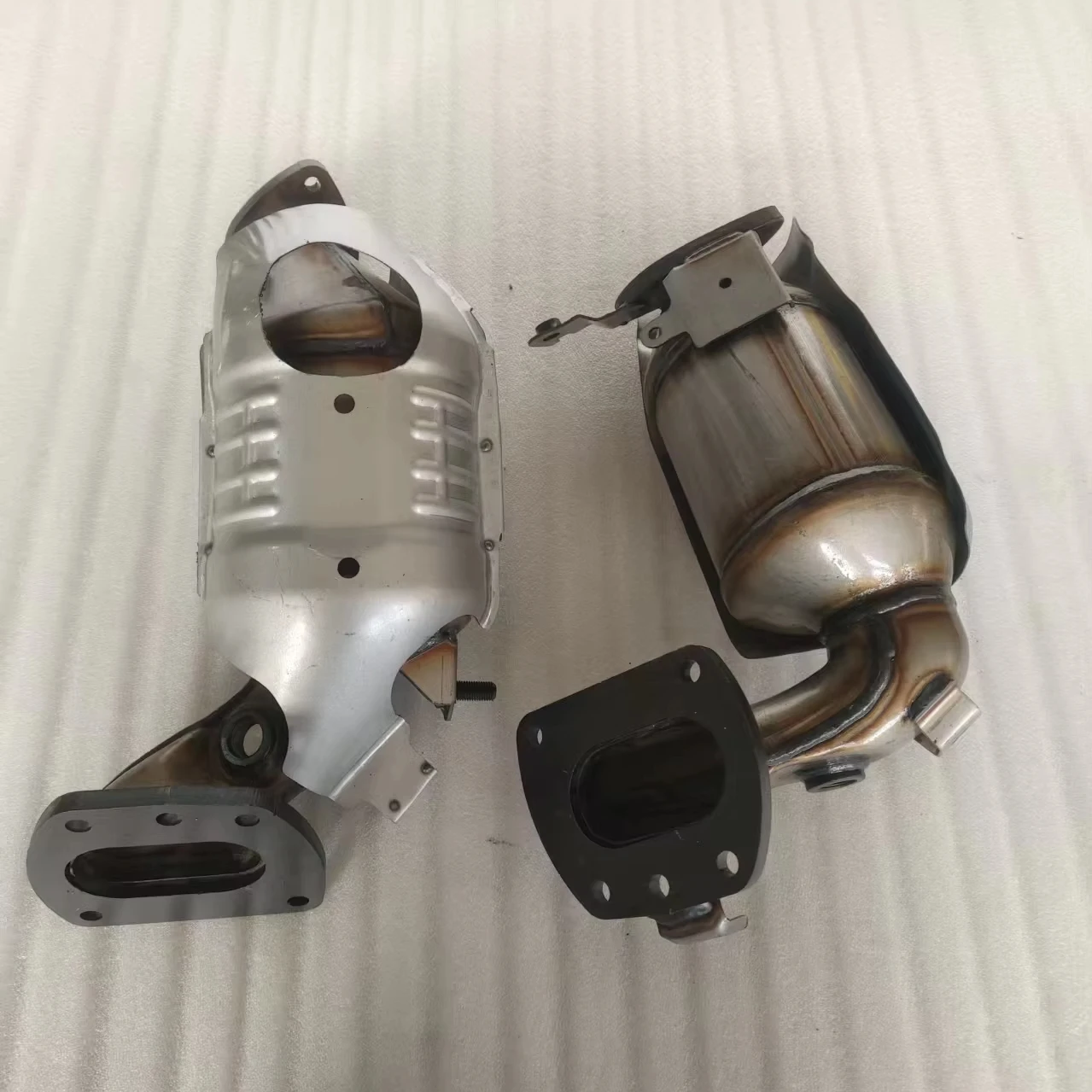 Direct Fit Exhaust Manifold Catalyst Converter For Toyota Sienna 3.5L 2GR-FE Direct Fit Replace OE 17140-31160 17150-31170ATV&UT
