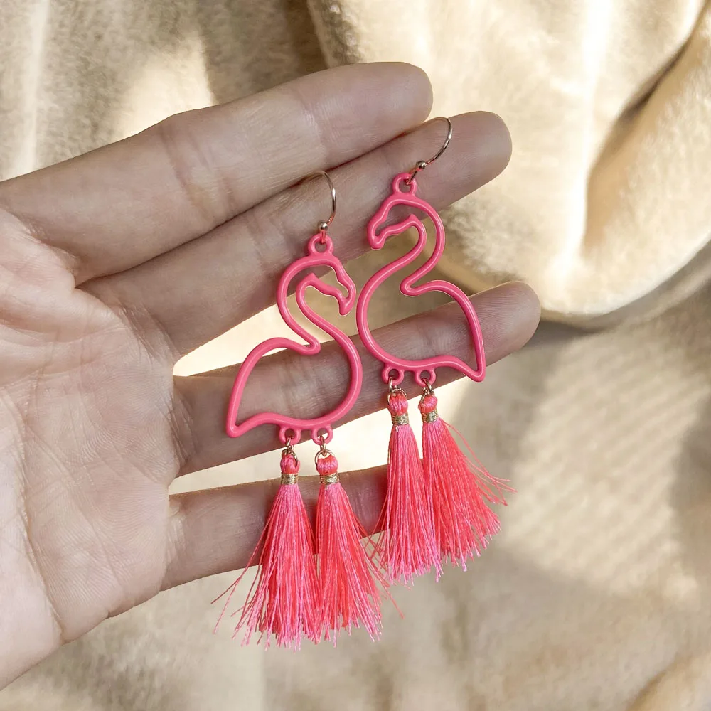 VG 6 YM 2022 New Pink Flamingo Hollow Earrings Handmade Fringed Exaggerated Personality Creative Long Women\'s Tassel Eardrop