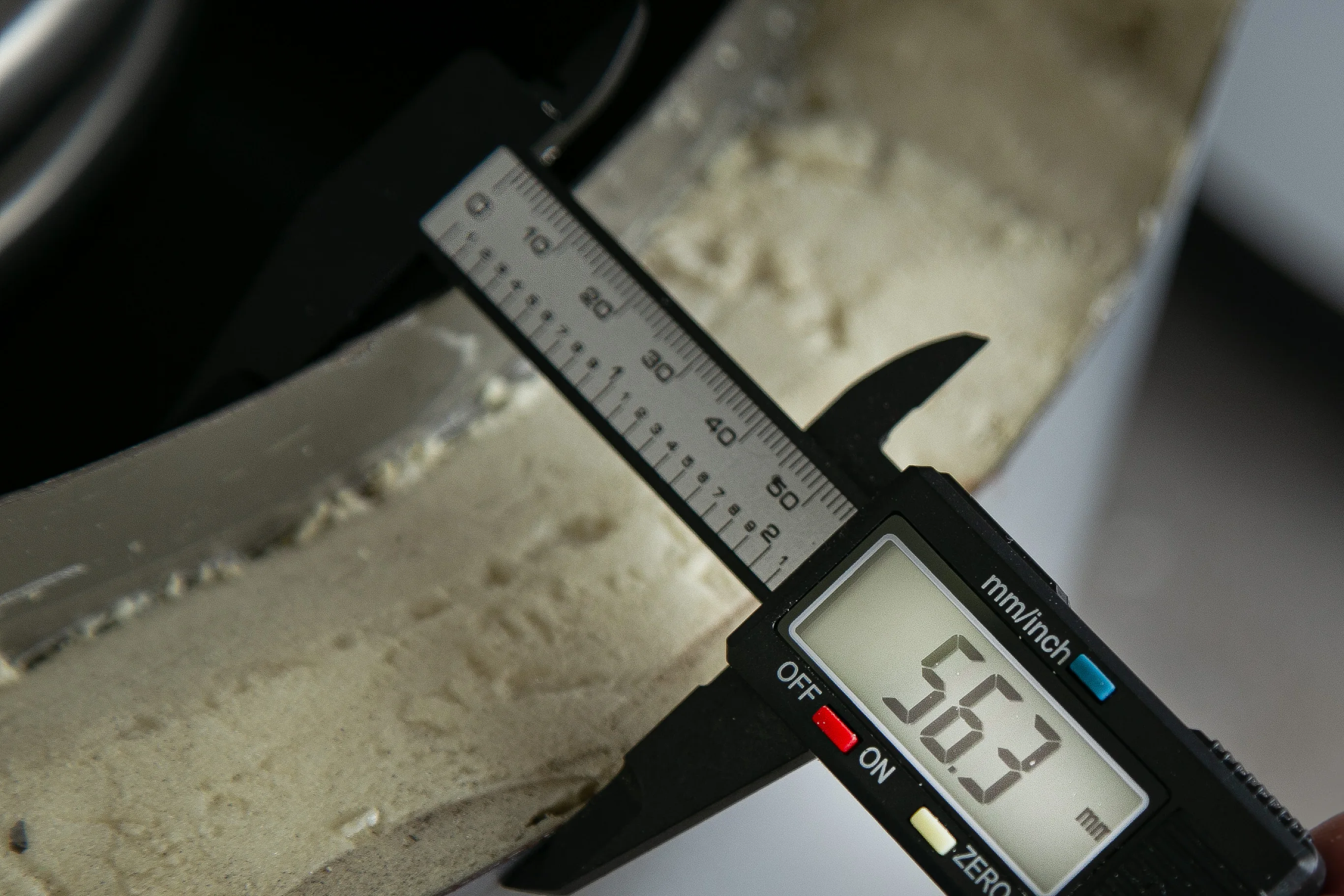 200L 2 في 1 ثنائي المصدر يعمل بالطاقة الشمسية DHW المحلية عازلة للمياه الساخنة خزان التدفئة لفائف المدمج في نظام مضخة الحرارة المنزلية للمنزل