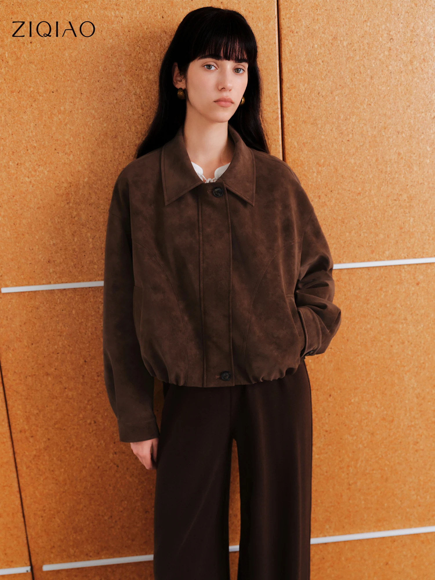 

ZIQIAO 2026 Spring New Arrival Retro-Style Women's Faux Suede Cropped Jacket with Small Lapel and Cinched Hemline Women Jackets