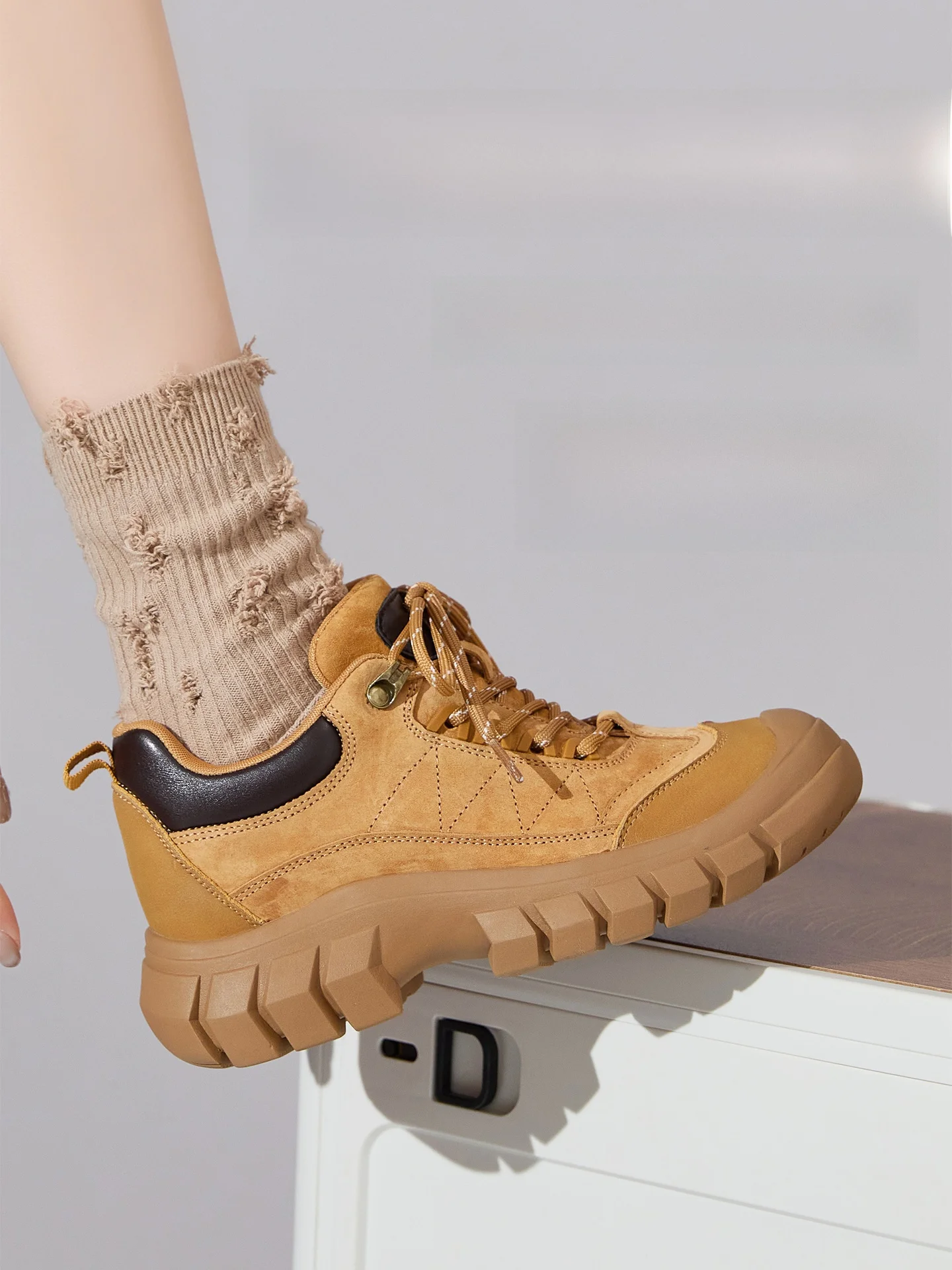 chaussures-d'escalade-en-plein-air-pour-femmes-legeres-impermeables-antiderapantes-pour-la-randonnee-les-voyages-coupe-basse-semelle-exterieure-en-caoutchouc