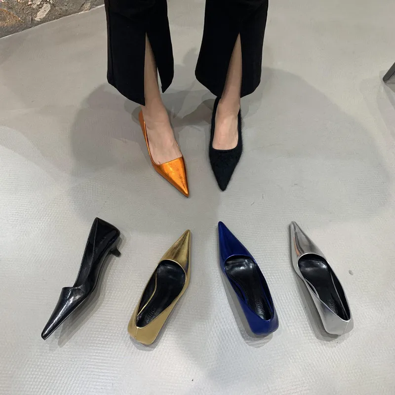 

Spring New Slim High Heels Fairy Shoes 2024 Cat Heels Silver Slim Heels Shallow Mouth Hong Kong Style Retro Pointed Single Shoes