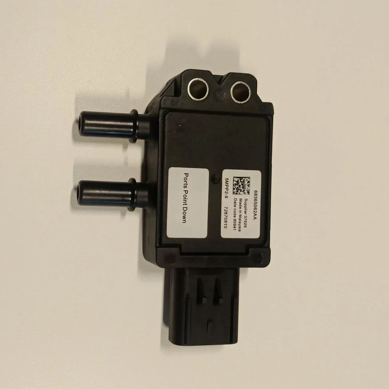 Датчик перепада давления подходит для Jeep Wrangler 2018-2022, Cherokee 2019.2021 68365062 АА