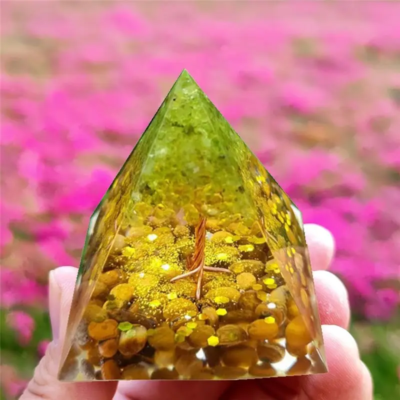 A04G-1 PCS Crystals Orgone Pyramid Energy Generator Natural Peridot Reiki Chakra Meditation As Shown Resin S1