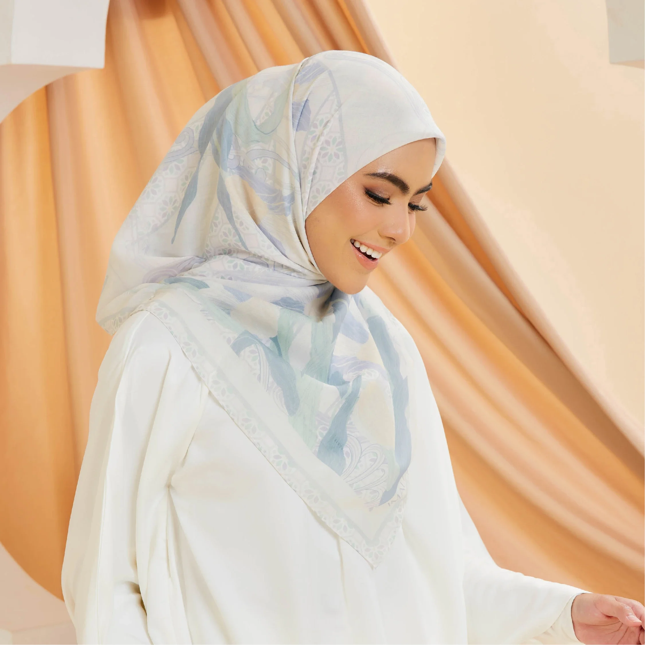 Sciarpa quadrata in voile di cotone stampato malese Hijab Tudung Bawal Hijab da donna musulmana 110 * 110 cm