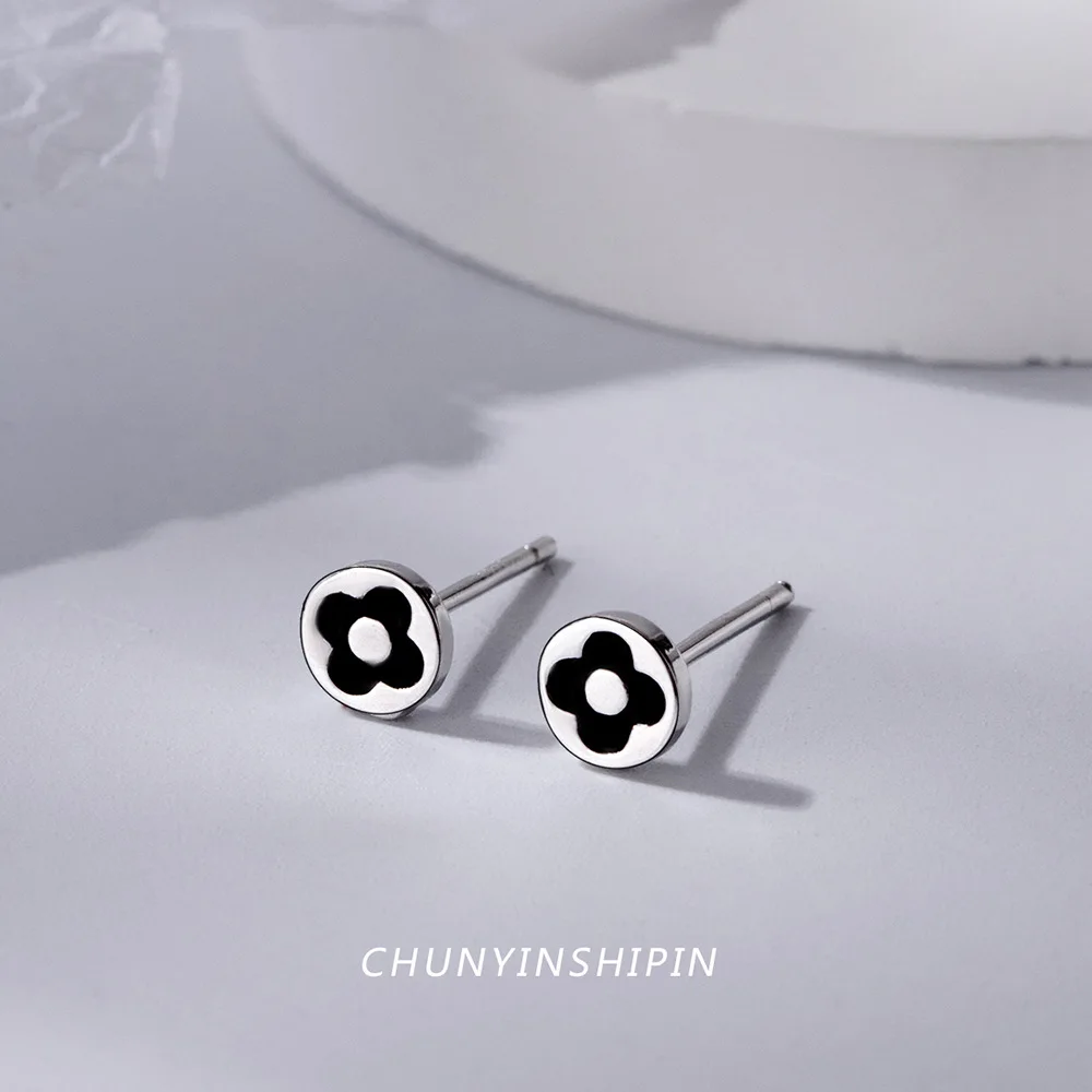 Fashionable Minimalist S925 Silver Stud Earrings, Chic Four-Leaf Clover Enamel Drops for Women