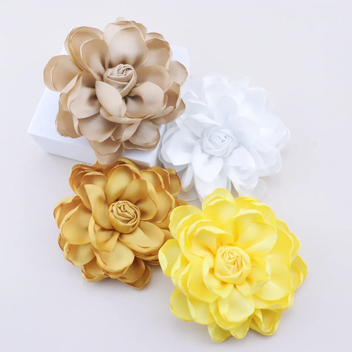 10cm French Handcrafted Rose Corsage Fabric Brooch Exquisite High-End Flower Pin for Elegant Backpack Accessories