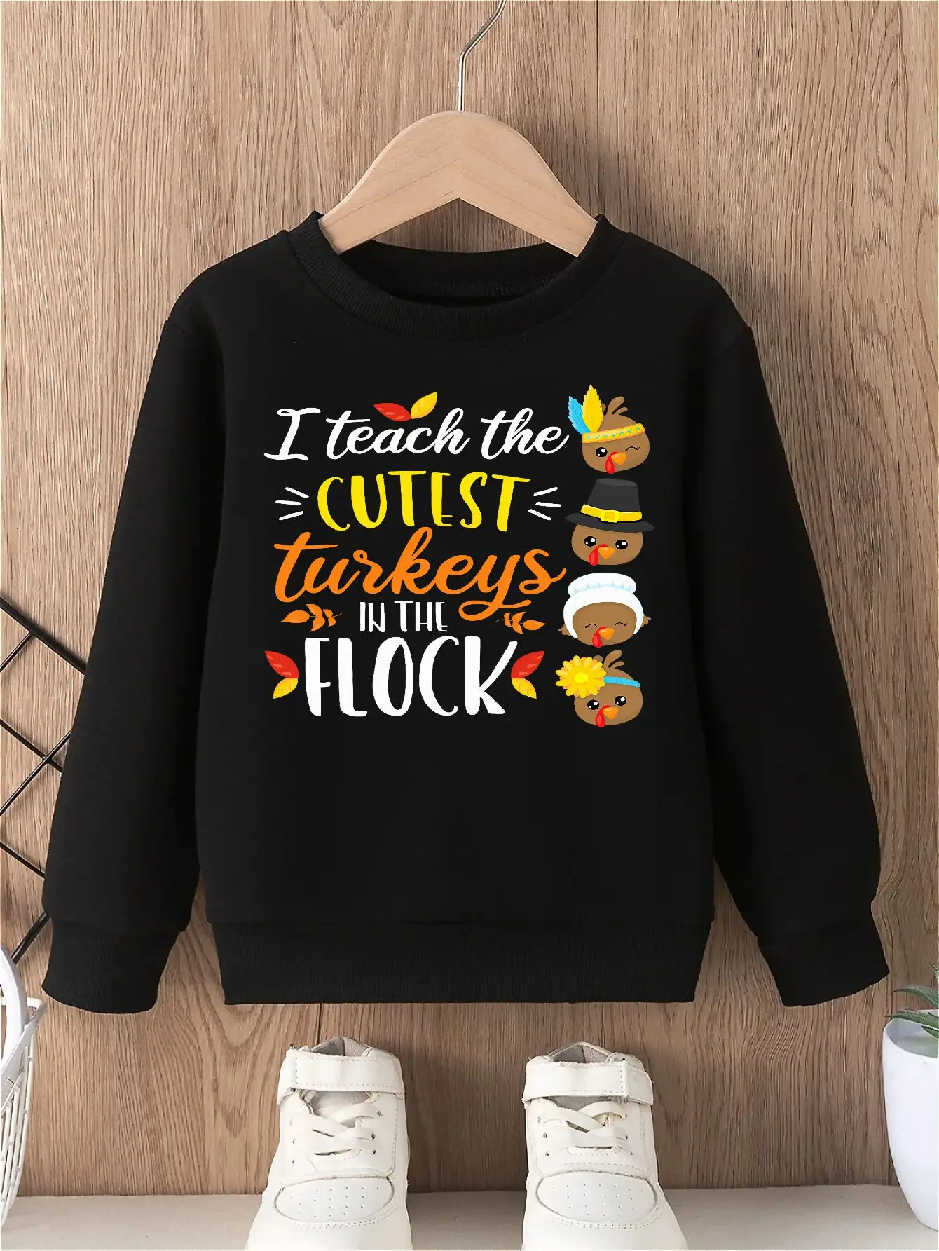 سويت شيرت بغطاء للرأس للفتيات لعيد الشكر يتميز بتصميم تركي رائع - مثالي للاحتفال بموسم العطلة بأناقة! #1