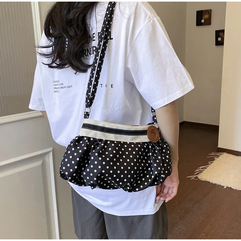 Gestreifte, gepunktete, plissierte Umhängetasche, koreanische süße, niedliche Damen-Umhängetasche, lässige Pendler-Geldbörse, leichte Handtasche – Detail 31