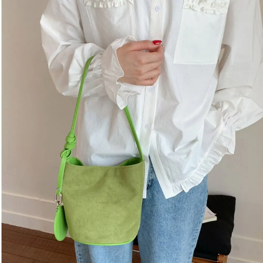 with Round Pendant Faux Suede Bucket Bag Shoulder Bag Handbag Slouchy Hobo Bags Bucket Bag Large Capacity Solid Color Tote Bag