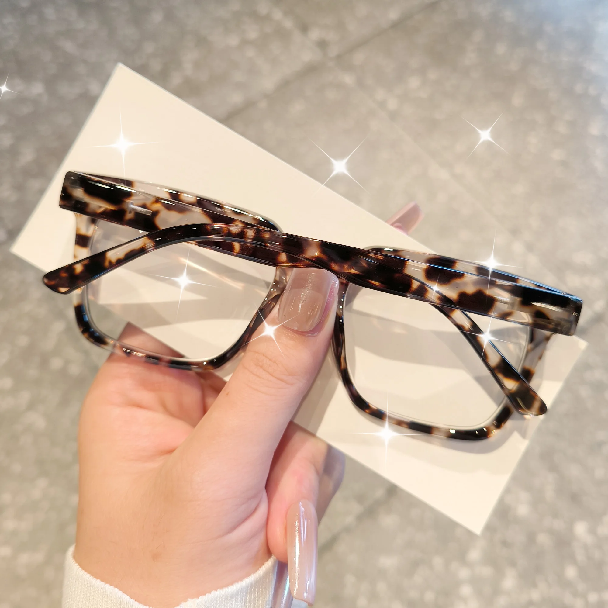 Lesebrille im Oprah-Stil für Damen und Herren, quadratische Computerlesebrille mit Federscharnier, +1,0 bis +4,0 – Detail 10