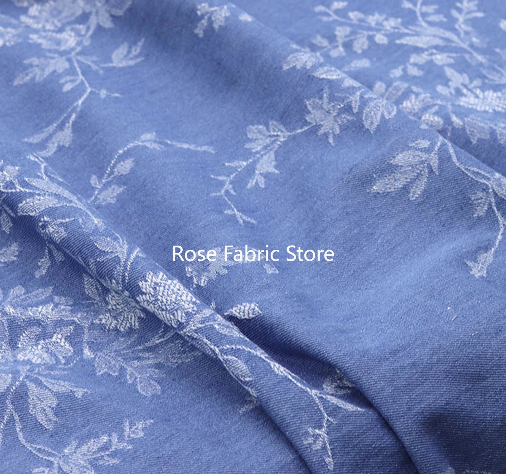 

1-метровая нежная джинсовая жаккардовая джинсовая ткань с цветочным узором для джинсовых курток, джинсов, платьев и шитья своими руками.