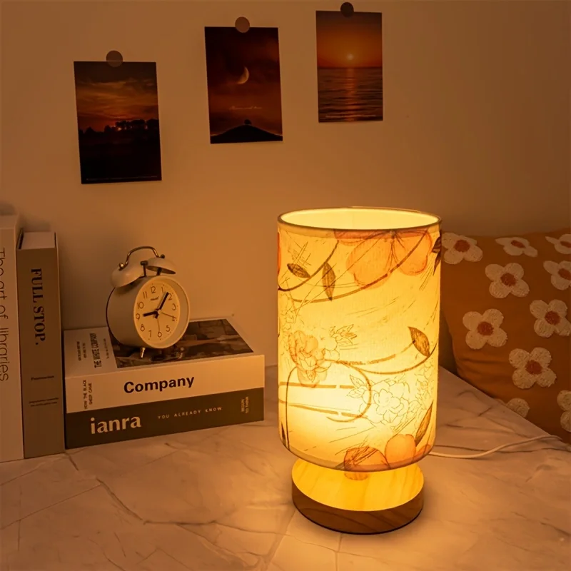 Orange Printed Fabric Desk Lamp, USB - Powered, Suitable for Bedrooms, Living Rooms, Etc., for Decorative Lighting.
