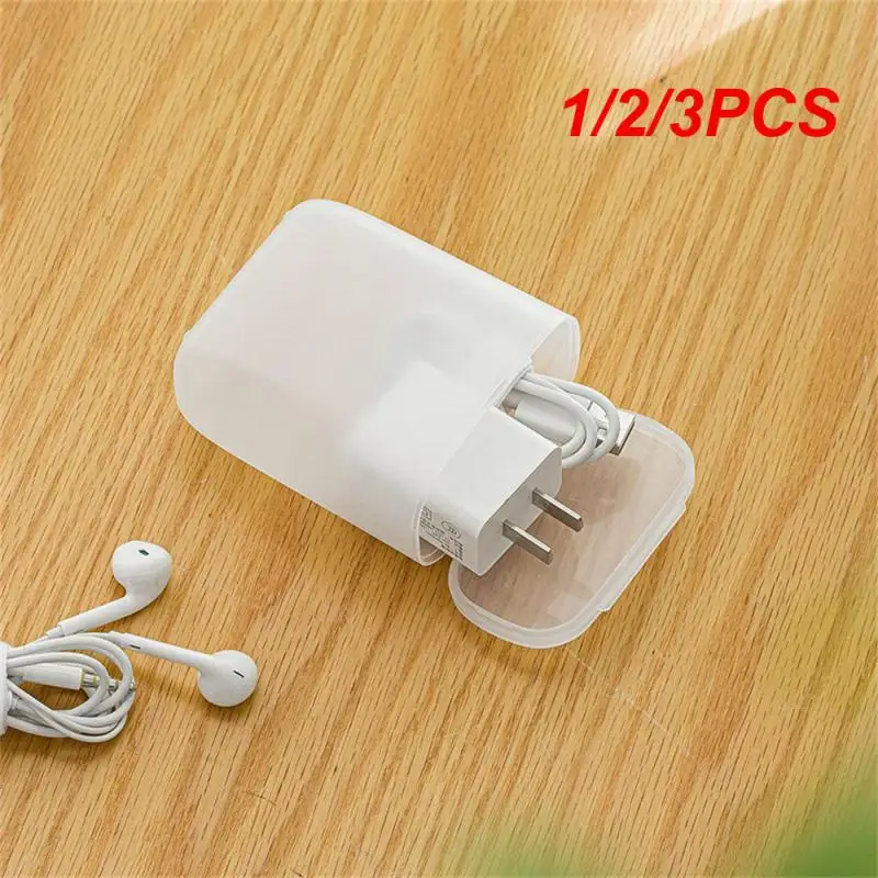 

Портативный контейнер для хранения данных с крышкой и зарядным устройством для наушников