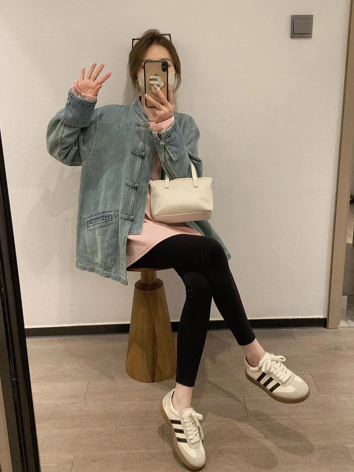 

Светло-голубая женская джинсовая куртка в китайском стиле, осенне-зимняя новинка, свободный крой, длинный рукав, однотонная, с воротником-стойкой