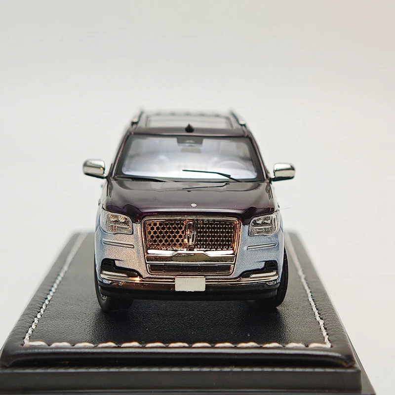 WTX Diecast 1:64 Scale Navigator Off-road Vehicle Alloy Simulation Car Model Adult Collection Decoration Gift Display
