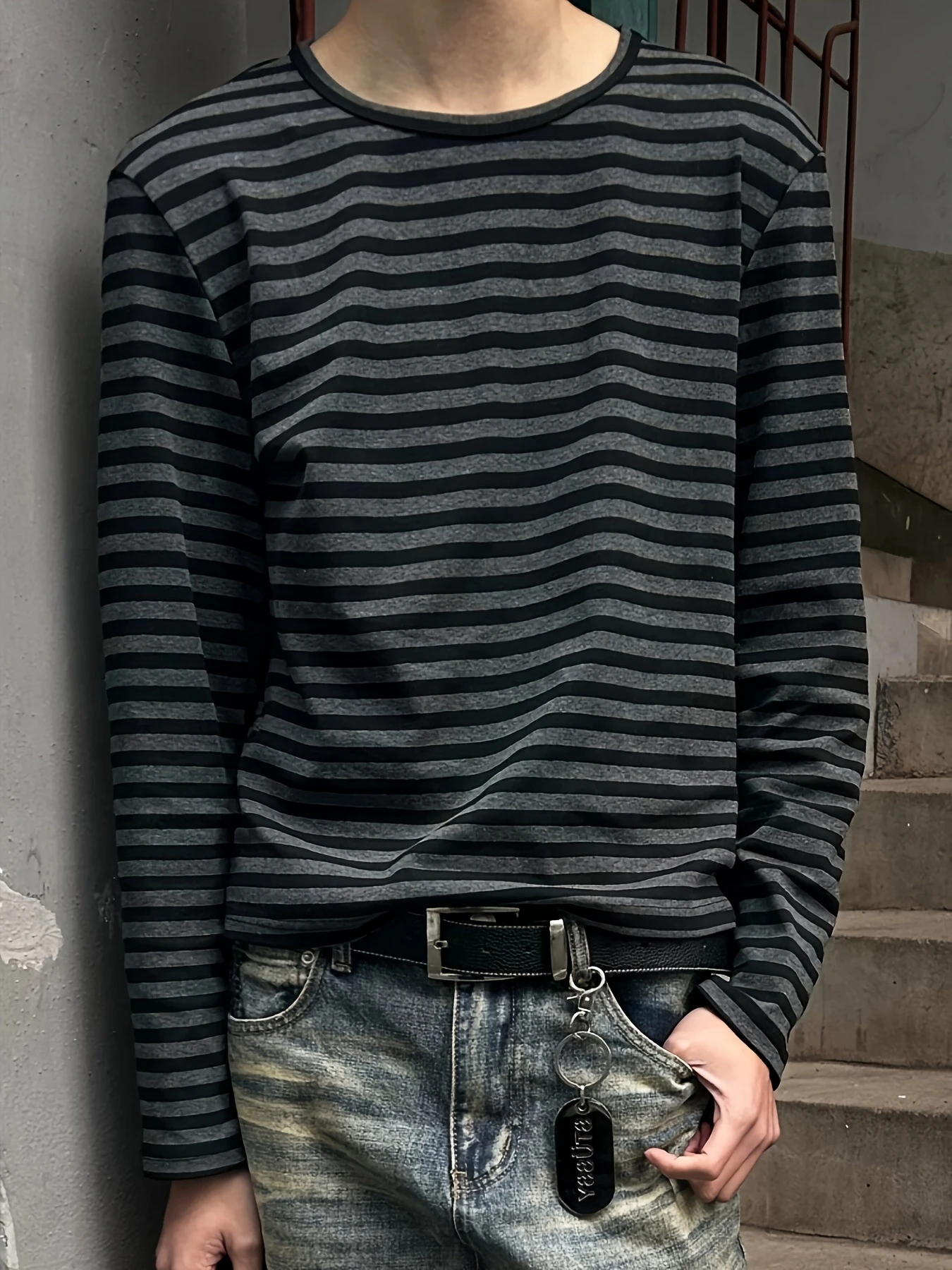Y2K Retro Black and Gray Striped Short Round Neck Long Sleeved T-shirt Street Style Versatile Casual Top for Men and Women image 2