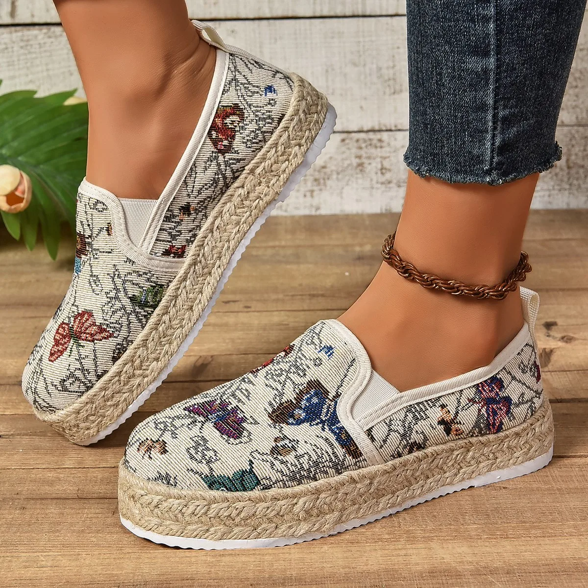 Women Flats Shoes 2024 Summer New Fashion Platform Loafers Flowers Casual Comfortable Sneakers Women Barefoot Shipping Shoes