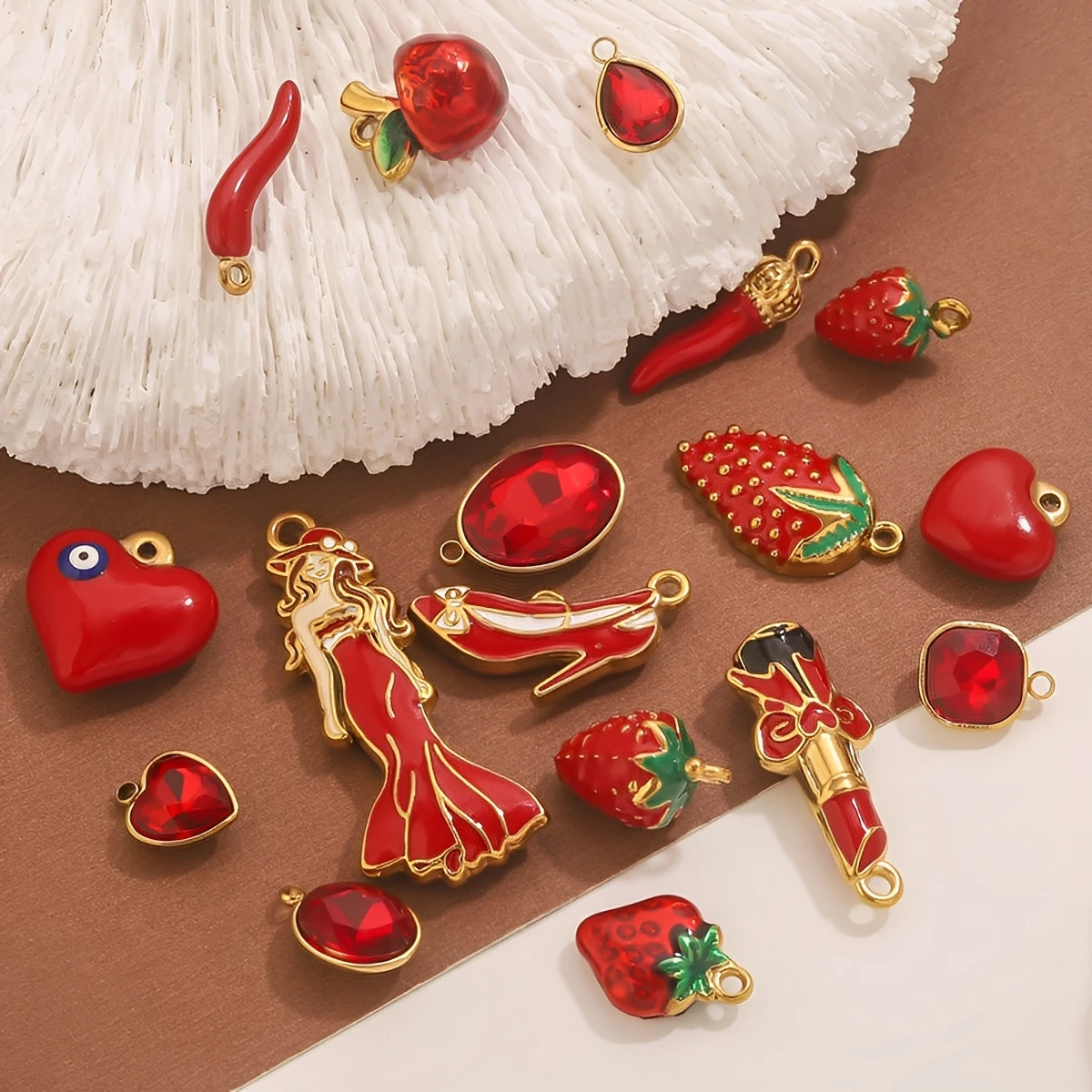 الفولاذ المقاوم للصدأ القوطية الفيكتوري القلب سحر أحمر الشفاه الفراولة DIY بها بنفسك أقراط نسائية دلاية مجوهرات اكسسوارات بالجملة